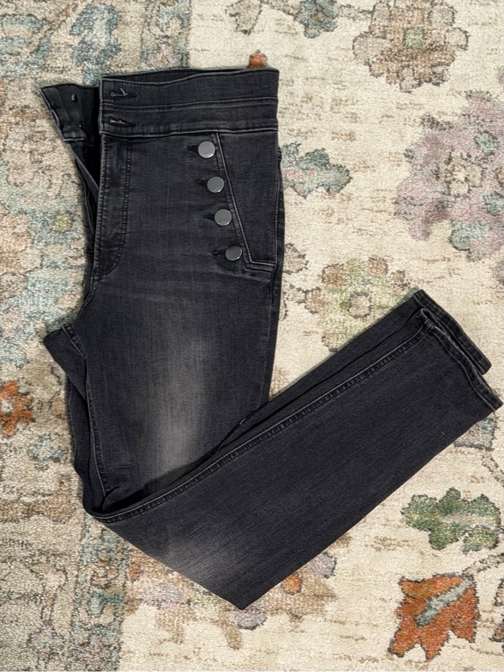 EXPRESS Slim High-Rise Black Women's Jeans with Button Detail